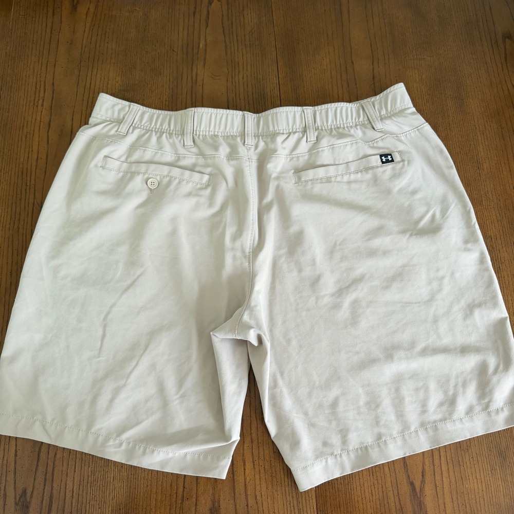 Under Armour Men's Athletic Khaki Golf Shorts Flex Waist Performance Size 42 - Picture 2 of 13